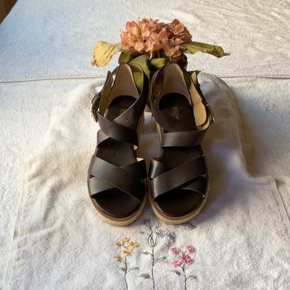 Elegant Brown Women's Sandals